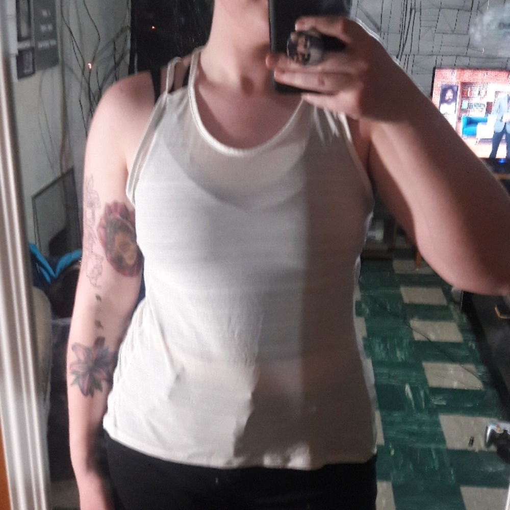 White work out tank top